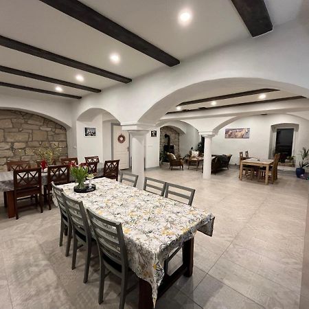 Bed and Breakfast Lawendowa Stajnia Львувек-Слёнски Экстерьер фото