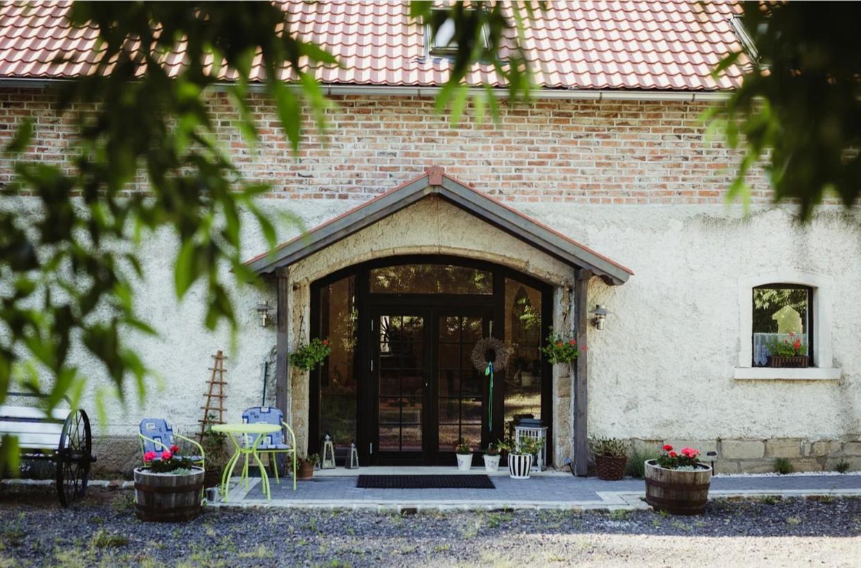 Bed and Breakfast Lawendowa Stajnia Львувек-Слёнски Экстерьер фото
