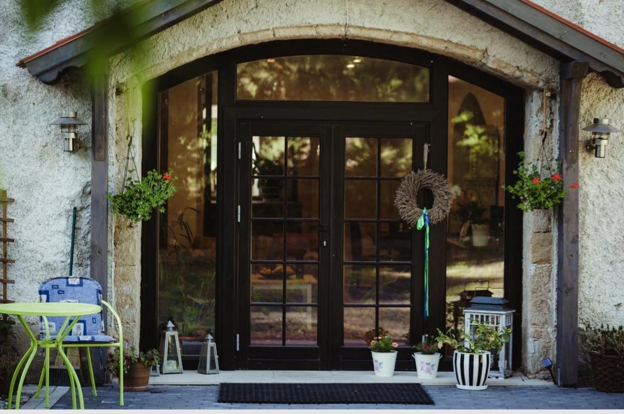 Bed and Breakfast Lawendowa Stajnia Львувек-Слёнски Экстерьер фото