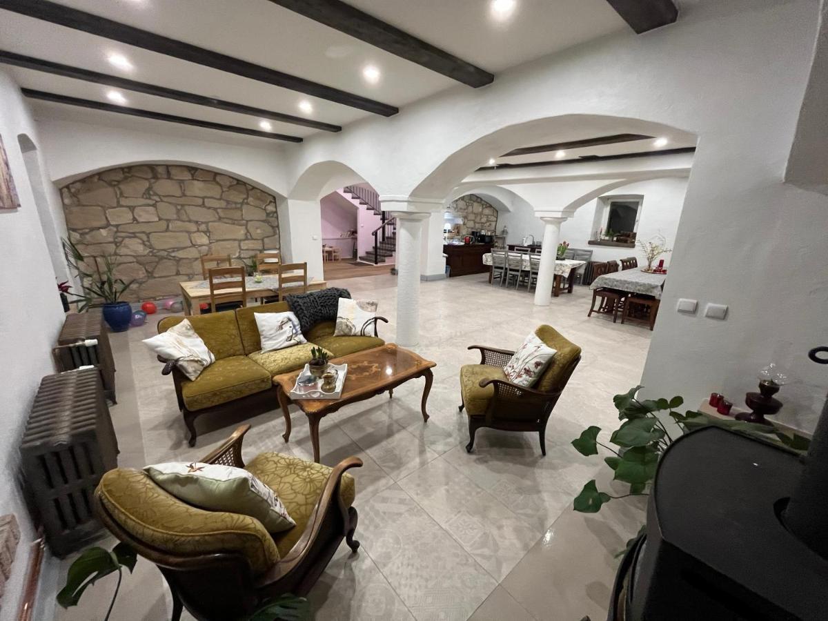 Bed and Breakfast Lawendowa Stajnia Львувек-Слёнски Экстерьер фото